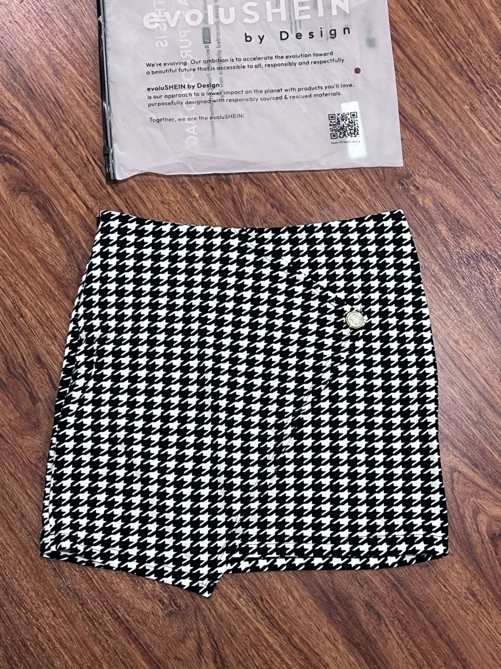 SHEIN Black and White Houndstooth Mini Skirt